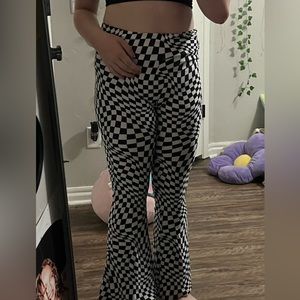 Checkered illusion flare leggings